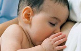 Bí quyết cho mẹ mới sinh bị căng sữa